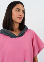 Φόρτωση εικόνας στο εργαλείο προβολής Συλλογής, Poncho Menton Coral