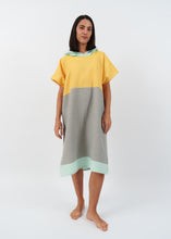 Φόρτωση εικόνας στο εργαλείο προβολής Συλλογής, Poncho Menton Bumblebee